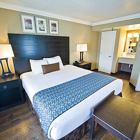 Hotel D'Lins Ontario Airport Luaran gambar