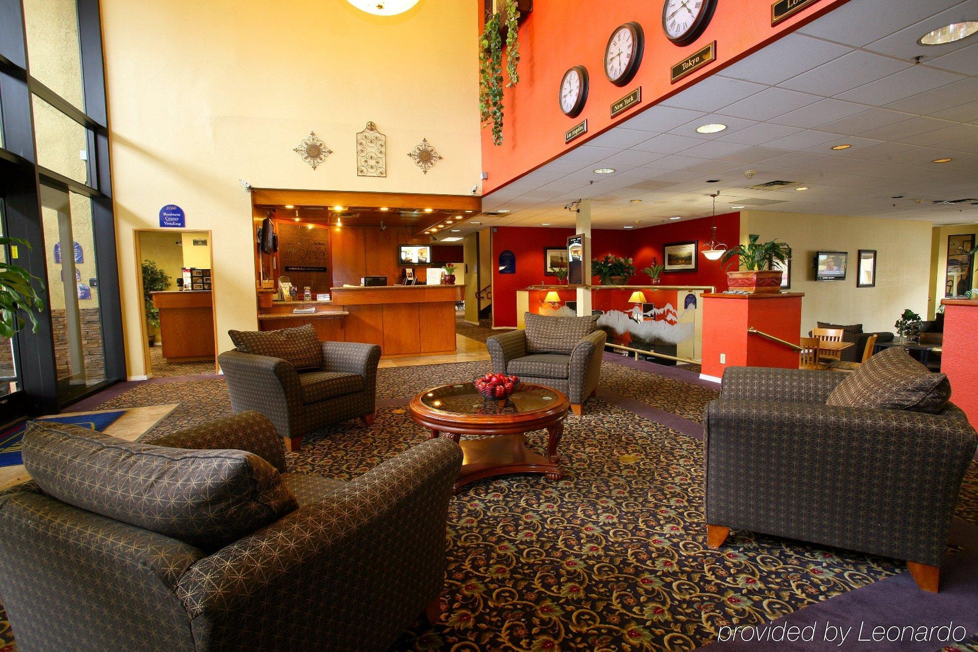 Hotel D'Lins Ontario Airport Dalaman gambar