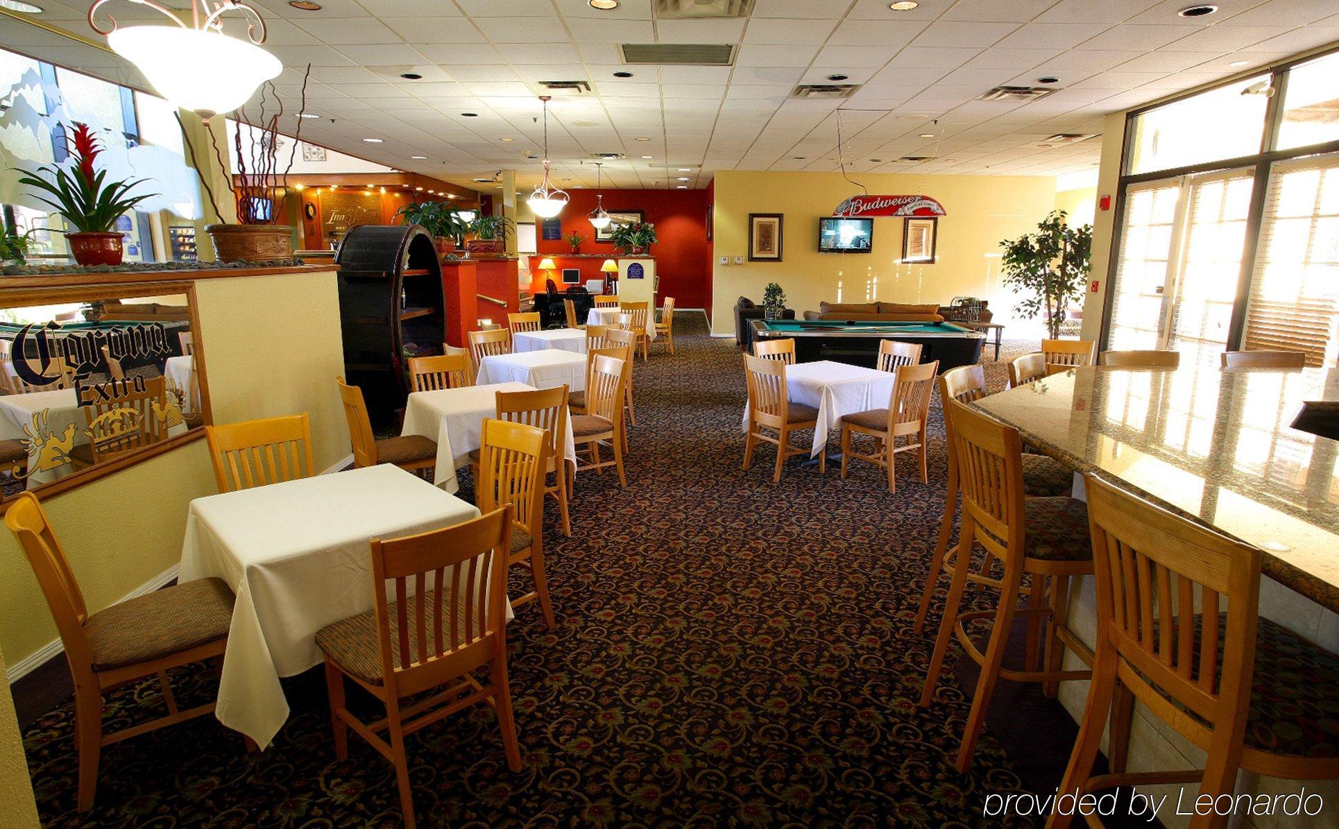 Hotel D'Lins Ontario Airport Restoran gambar