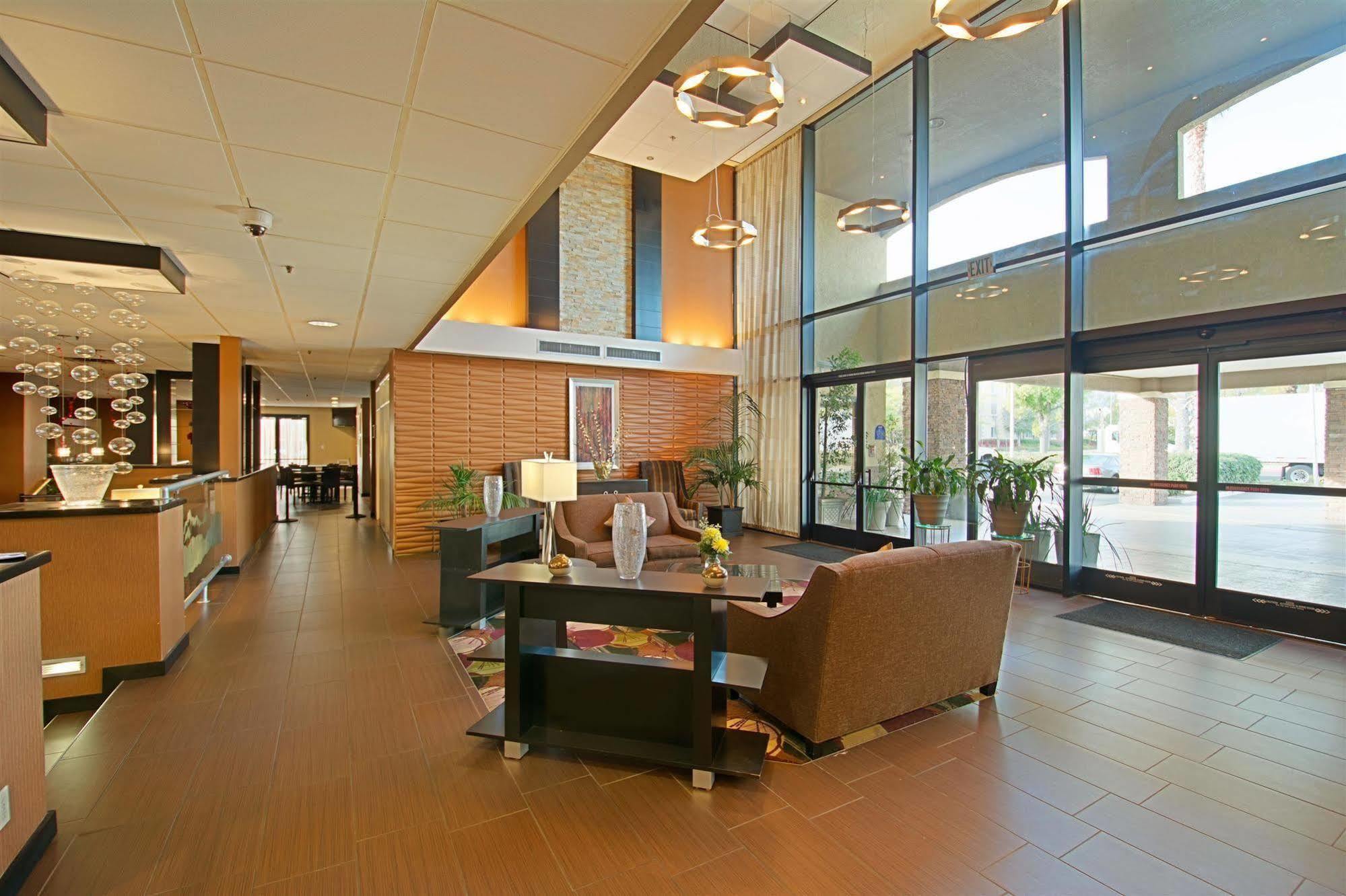Hotel D'Lins Ontario Airport Luaran gambar