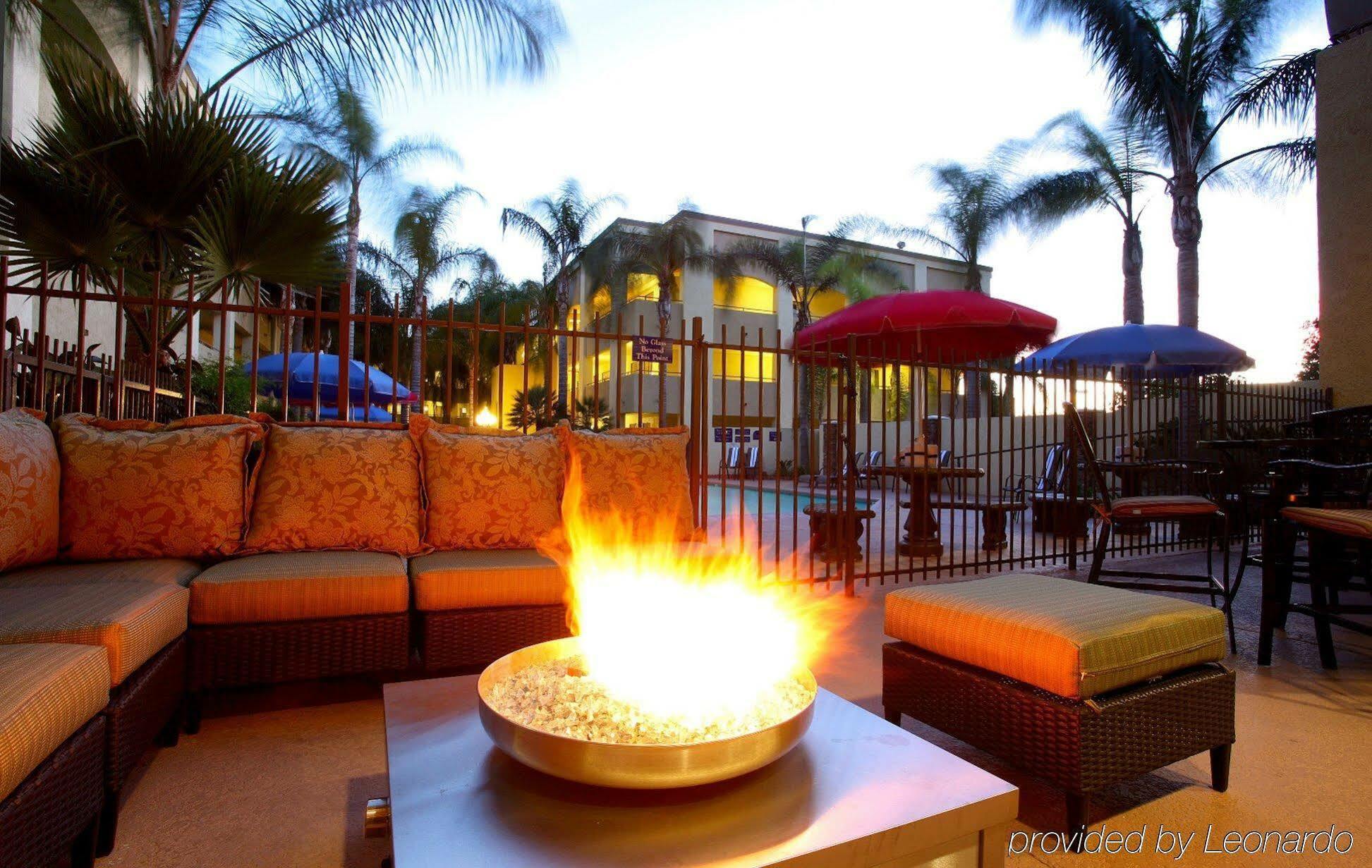 Hotel D'Lins Ontario Airport Luaran gambar